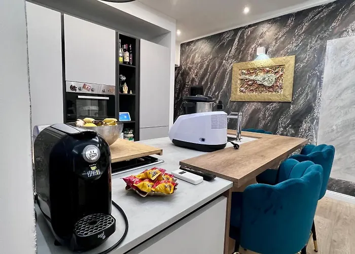 Zoelia Casilina House *