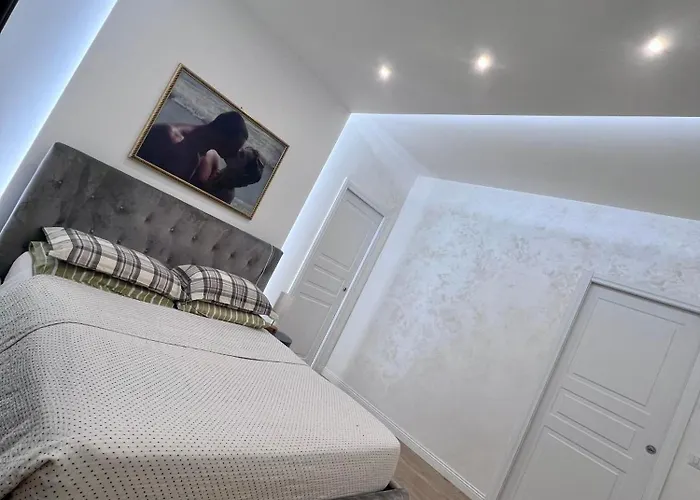 Zoelia Casilina House